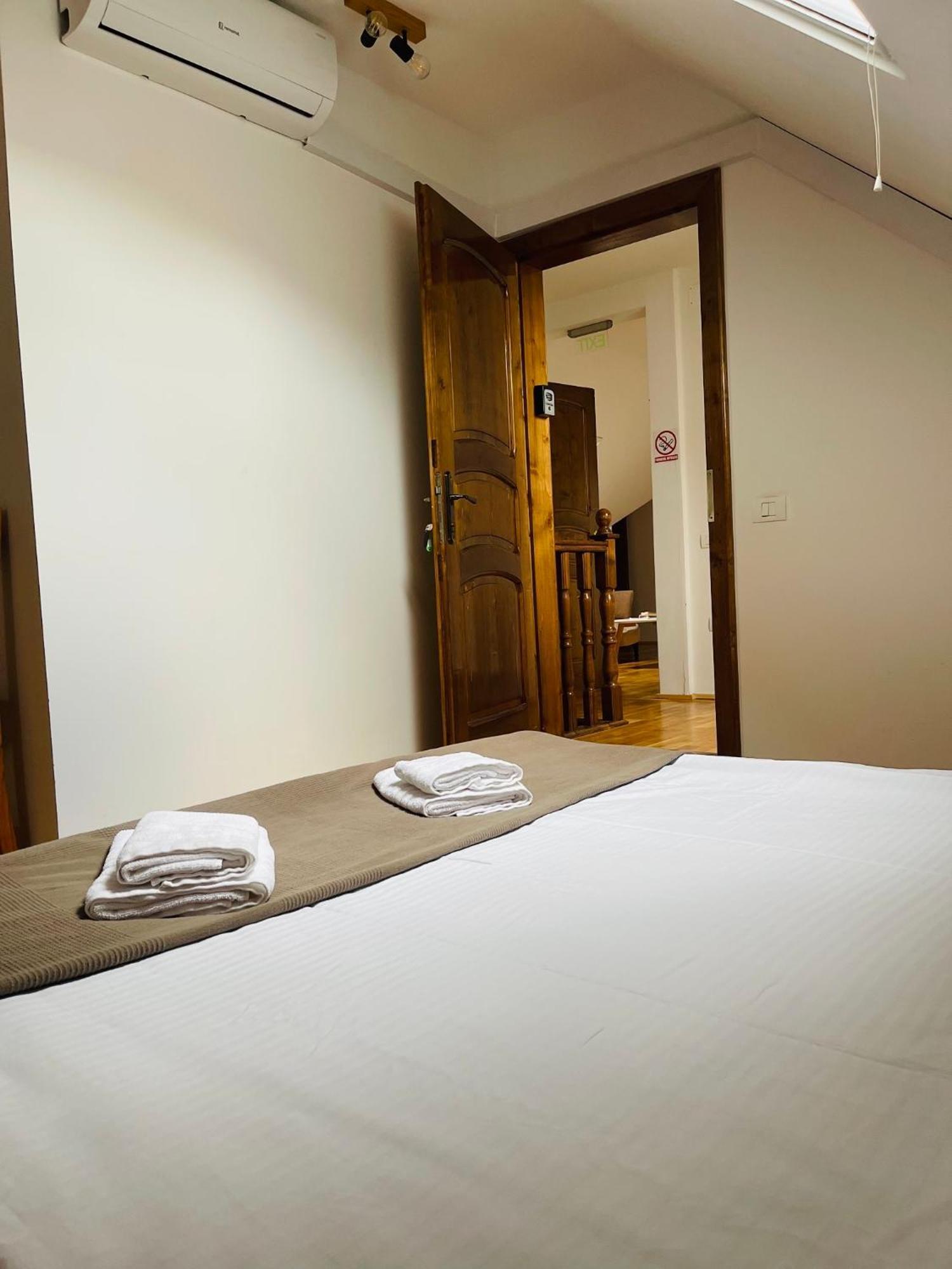 Hotel Domeniul Bondarelului Ocolisu Mic Esterno foto